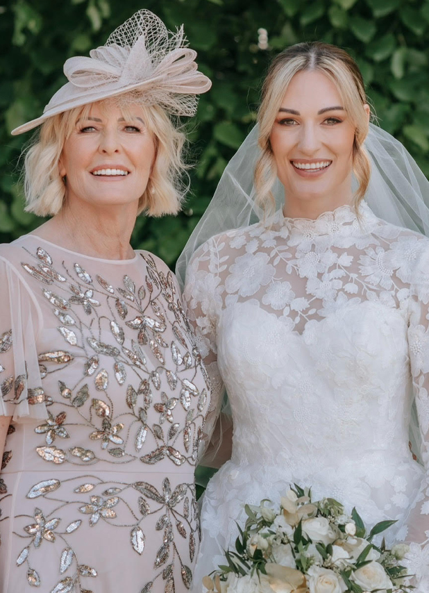 Mother & Daughter Makeup Lessons - Elizabeth Joseph-Love